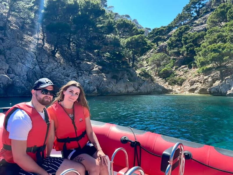 Alcudia: 2-Hour Sightseeing Speedboat Tour with Snorkeling - Cala en Gossalba swim stop: 40 minutes, snorkeling gear, and a cold drink