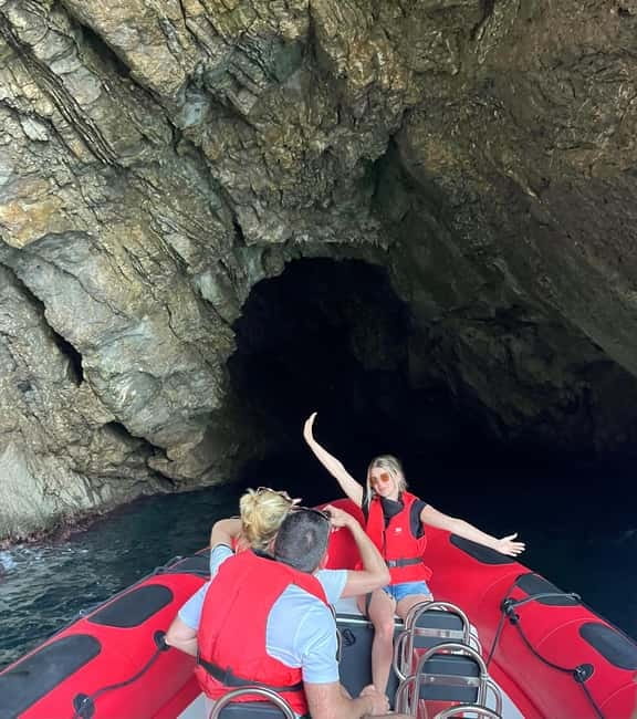 Alcudia: 2-Hour Sightseeing Speedboat Tour with Snorkeling - Onboard experience: music, wind, and how thrilling stays safe