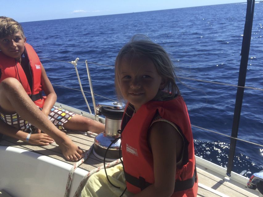 Alcudia: Sailing Yacht Excursion with Wine & Tapas - Food and Wine on Board: Tapas That Actually Fit the Sea Day