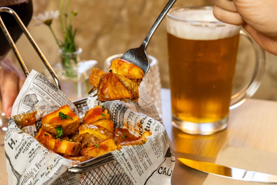 Alcudia: Self-Guided Gourmet Tapas and Wine Tour - Where to start: Básico Gastro Bar and QR check-in
