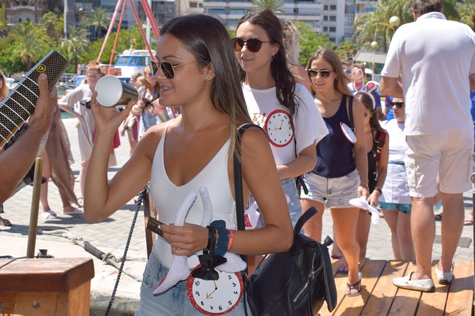 Barca Samba: The best boat experience in Mallorca - Lunch on the Water: Buffet Food, Real Choices, and Included Drinks