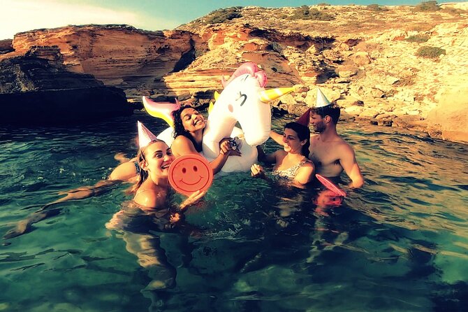 Beach Tours Mallorca. The Happy Vans. - Getting There: Palma Pickup, Port Timing, and Realistic Expectations