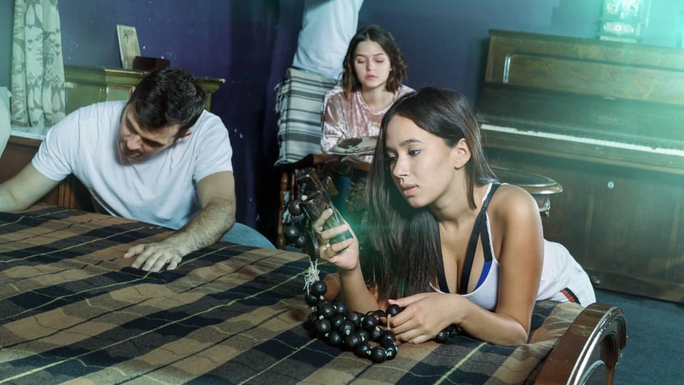 Cala Millor: Escape Room "The millionaire's villa", fun game - Cala Millor’s millionaire-villa setup: right where you’ll be playing
