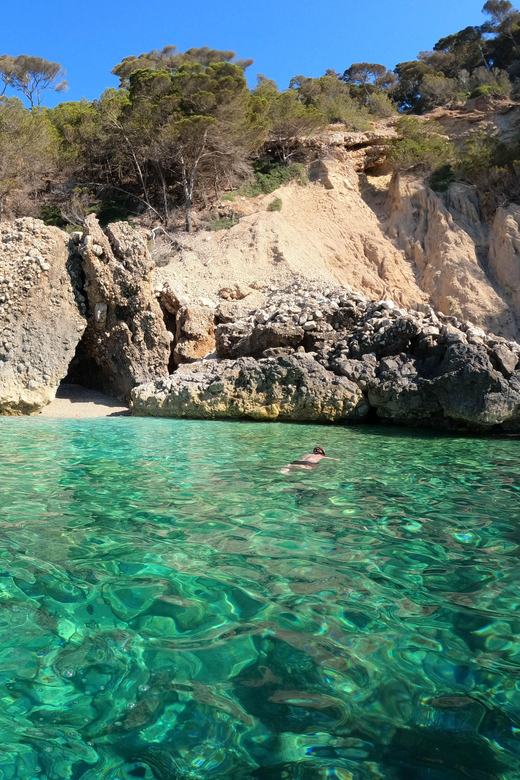Cala Ratjada: SUP SAFARI TOUR 2H - Cala Ratjada is built for a short SUP adventure