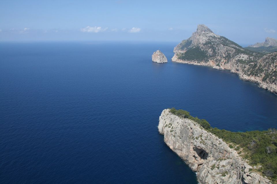 Cap de Formentor: Market, Beach, and Alcudia Tour - Port de Pollença break: a calmer finale for your senses