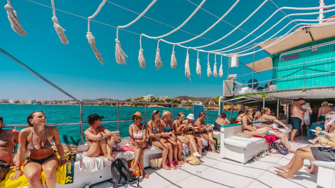 From Magaluf: Palma Bay Sightseeing Cruise with Live Music - Where this Palma Bay cruise starts and how it actually works