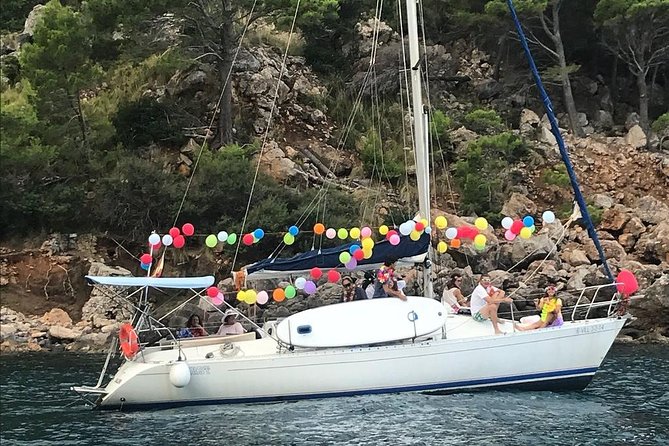 Half Day Sailing Excursion along the Coast - The crew and onboard service: why it feels smoother than typical tours