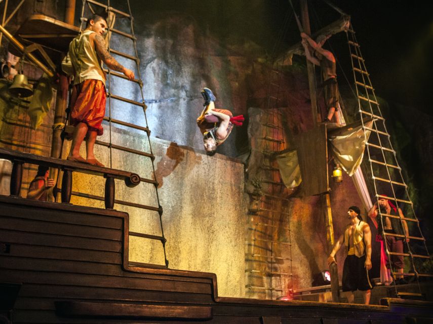 Magaluf: Pirates Adventure Dinner Show Ticket - Dinner plus show: when you eat and when the stunts hit