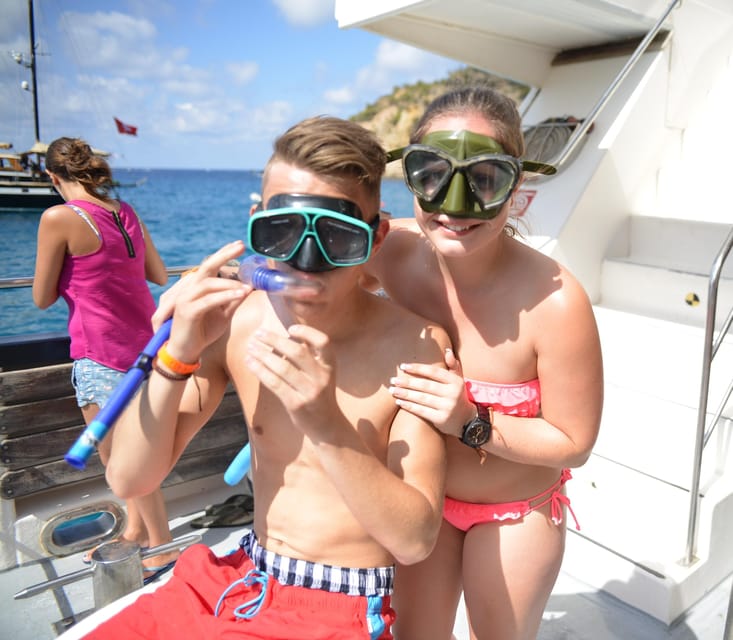 Mallorca: 2-Hour Dolphin Watching Cruise & Glass-Bottom Boat - Meeting in Peguera and Avoiding the Common Time Sinks