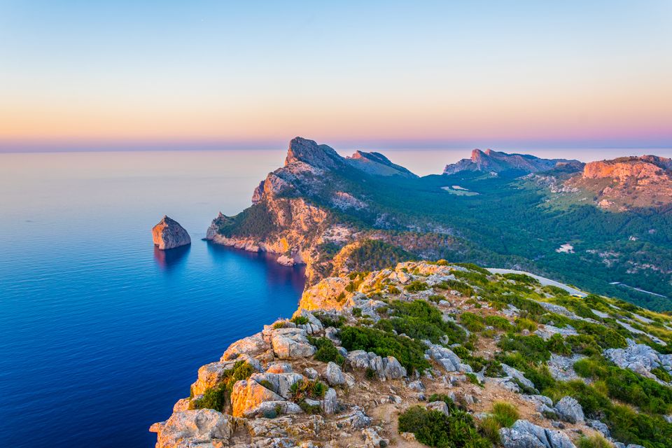 Mallorca: Alcudia Old Town, Market, and Formentor Beach - Logistics That Matter: Pickup, Heat Buses, and Staying on Schedule