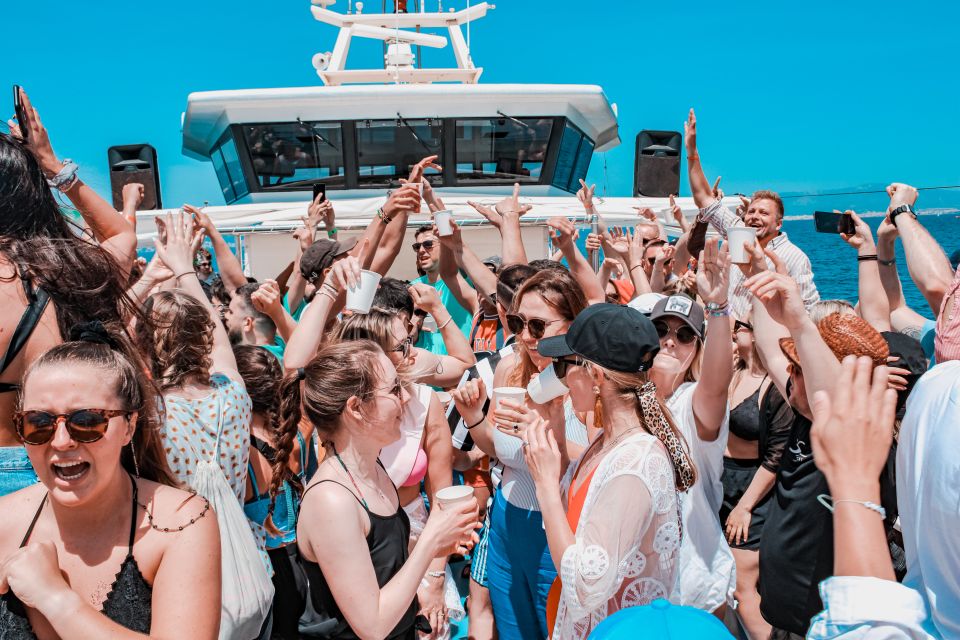 Mallorca: Boat Party with DJ, Buffet and Entertainment - Price and value for $88 in 3 hours