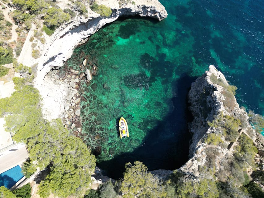 Mallorca: Caló des Moro and Cala Marmols Boat Tour - Guide, Language, and On-Board Atmosphere