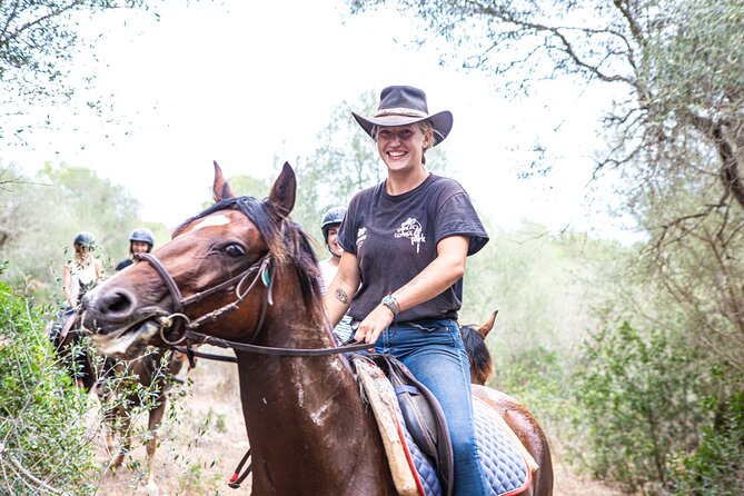 Mallorca Evening Tour: Horseback Riding, Dinner and Dance - Key moments that make this tour stand out