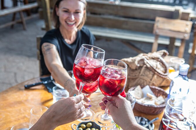Mallorca Evening Tour: Horseback Riding, Dinner and Dance - BBQ dinner with sangria, plus line dancing you can actually join