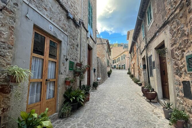 Mallorca Full-Day VIP Tour: Valldemossa, Deià & Sóller Experience - Son Marroig: chapel views, calm timing, and optional coffee stop