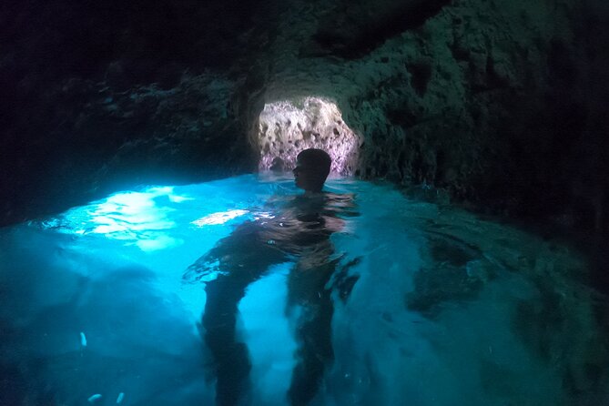 Mallorca: Kayaking, Sea Cave, Cliff Jumping & Snorkel Tour - Sea Kayaking Along the Coast: Fast Views, Real Water Time