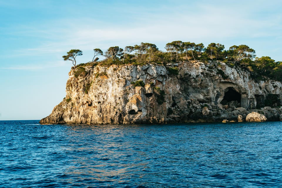 Mallorca: Midday or Sunset Sailing with Snacks and Open Bar - What Makes the Crew Experience Premium (and Not Just Fun)