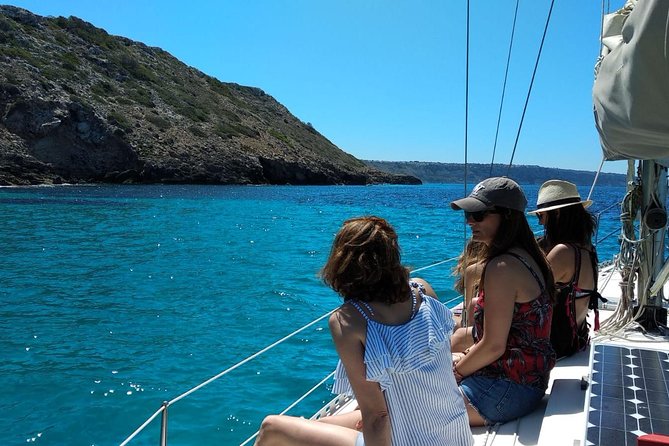 Mallorca sailing, snorkelling, as a Local with drinks and food - Food and Drinks on Board: Pizza, Beer or Wine, and the Portion Reality
