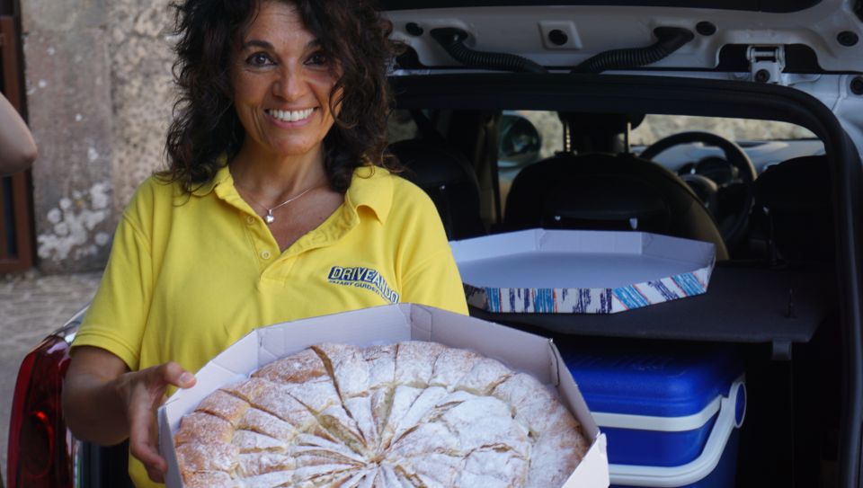 Mallorca: Tramuntana Mountains Tour with Local Guide & Lunch - Valldemossa hermitage stop: a short walk and a pastry