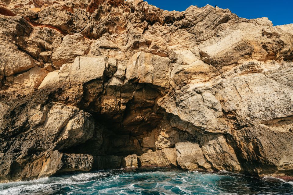 Palma Bay: 1-Hour Speedboat Adventure - Group Size, Captains, and the Onboard Tone