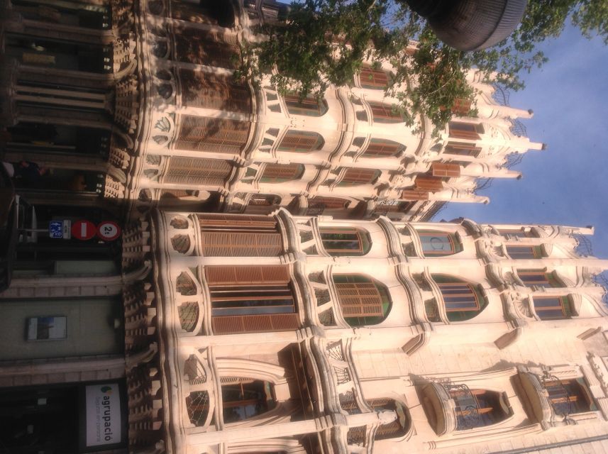 Palma: Culinary Tapas Tour of the Old Town - The first bar pinchos stop: 3 bites to reset your appetite