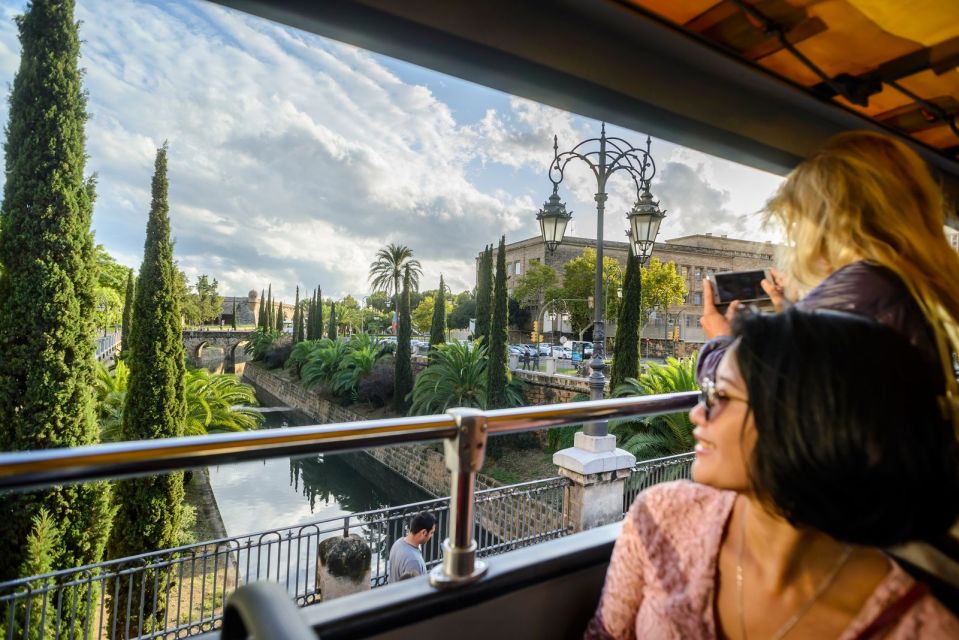 Palma de Mallorca: City Sightseeing Hop-On Hop-Off Bus Tour - Boarding Reality: Stop 1 Waits, Crowd Levels, and a Simple Fix