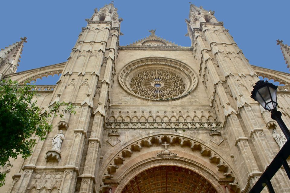 Palma de Mallorca: City Walking Tour with The Cathedral - Getting Oriented in Palma: Parc de la Mar to the Old Center