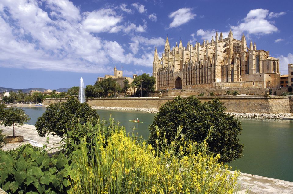Palma de Mallorca: City Walking Tour with The Cathedral - The Mallorcan Patio Moment: Seeing Everyday Design