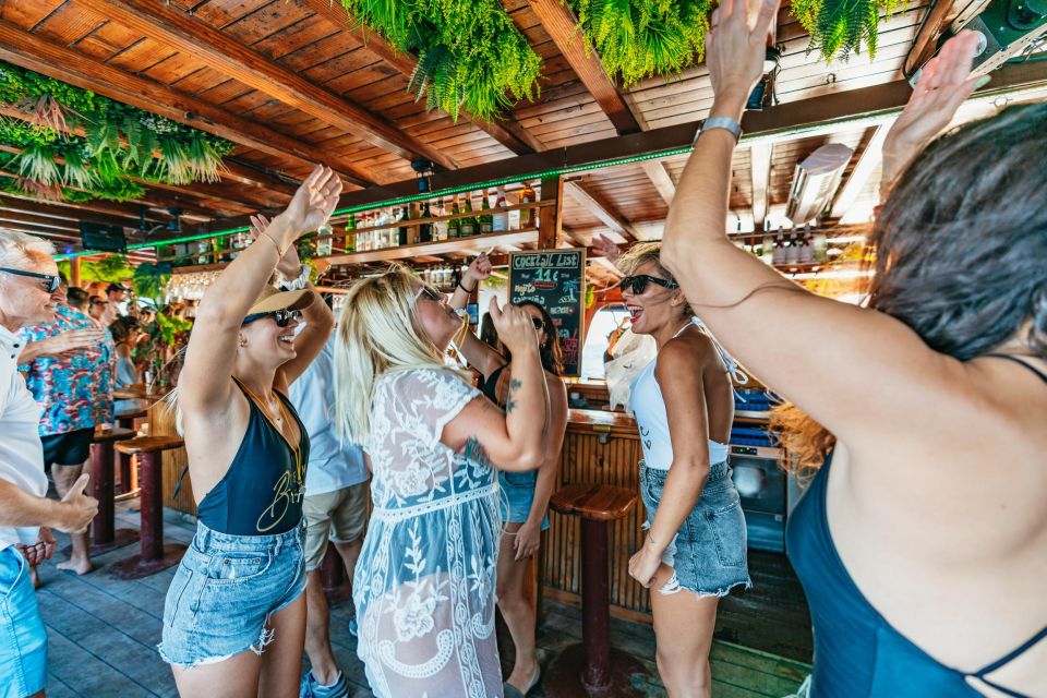 Palma de Mallorca: Daytime Boat Party with Live DJ - Daytime DJ cruising on Palma Bay: what it’s like in real life