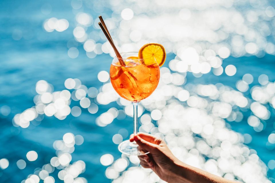 Palma de Mallorca: Daytime Boat Party with Live DJ - Onboard extras: WiFi, satellite sports, and the comfort factor