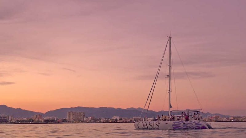 Palma de Mallorca: Deluxe Catamaran Sailing Tour with Meal - Should you book this Oasis catamaran tour?