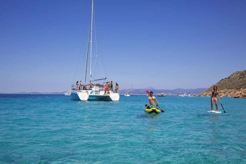 Palma de Mallorca: Deluxe Catamaran Sailing Tour with Meal - Group size, comfort, and the practical stuff (what to bring)