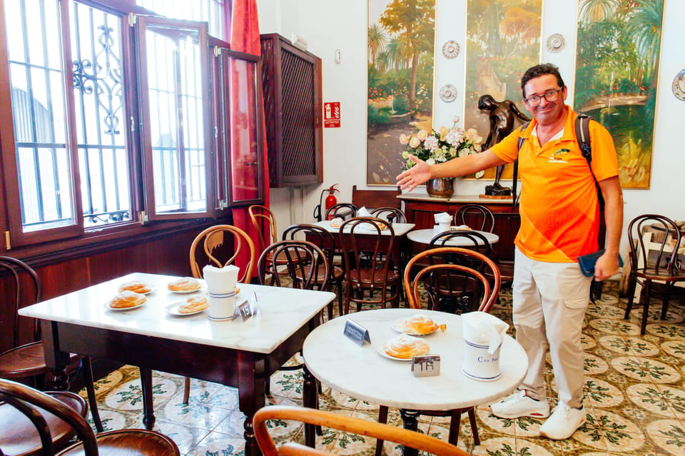 Palma de Mallorca: Foodie Walking Tour of the Old Town - Tapas and Wine in Three Seasonal Stops