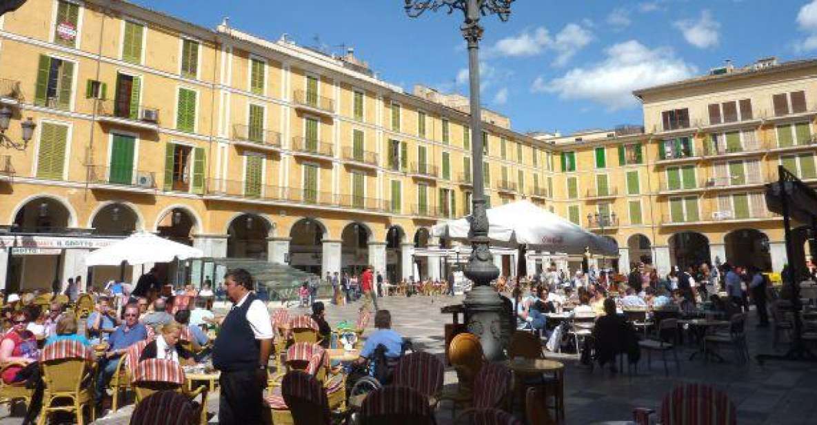 Palma de Mallorca: Guided Tour of the Old Town - La Lonja exchange: where trade power shows up in architecture