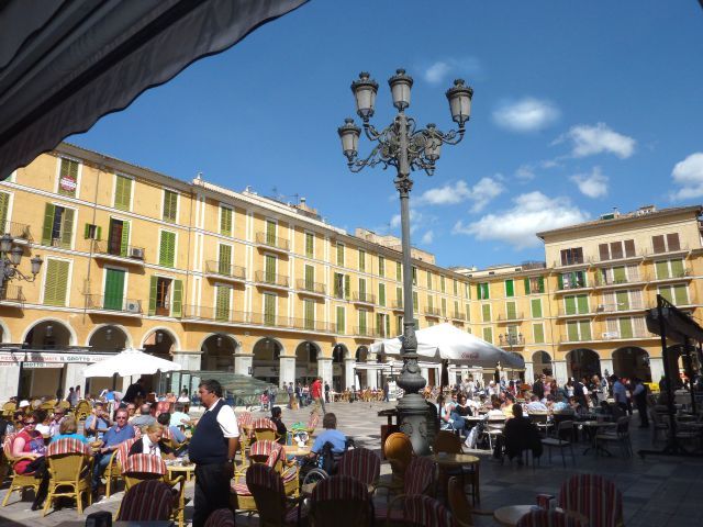 Palma de Mallorca: Guided Tour of the Old Town - Consolat de Mar and the civic side of old Palma