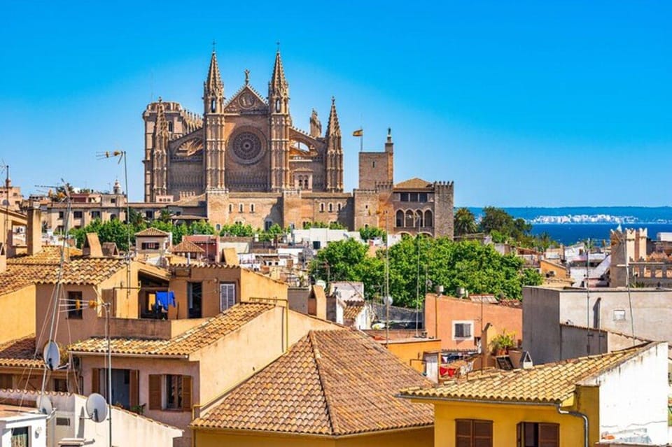 Palma de Mallorca : Must see Walking Tour With A Guide - Plaça de Santa Eulàlia and Basilica de Sant Francesc: religion as city identity