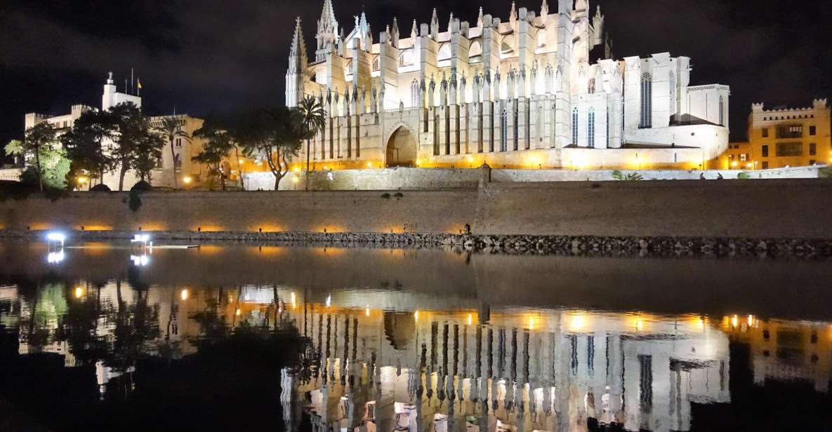 Palma de Mallorca: Old Town Atmospheric Evening Tour - Parc de la Mar and Es Baluard: fortress views that hit at dusk