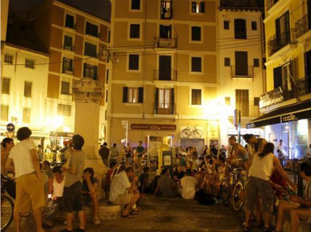 Palma de Mallorca: Old Town Atmospheric Evening Tour - Price and value: is $46 per person worth it?