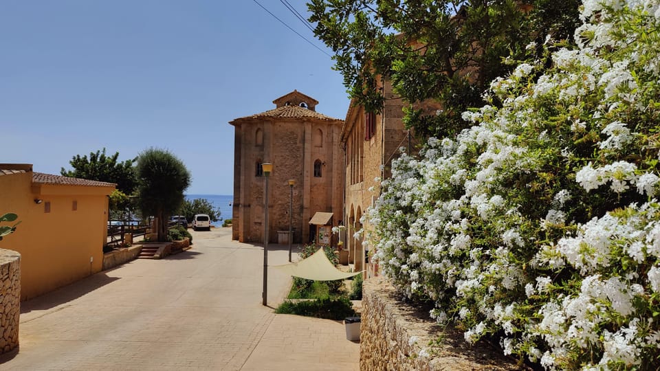 Palma de Mallorca: SmallGroup Tour by Locals in Hidden Coves - What to bring and what to wear for a rocky-coast day