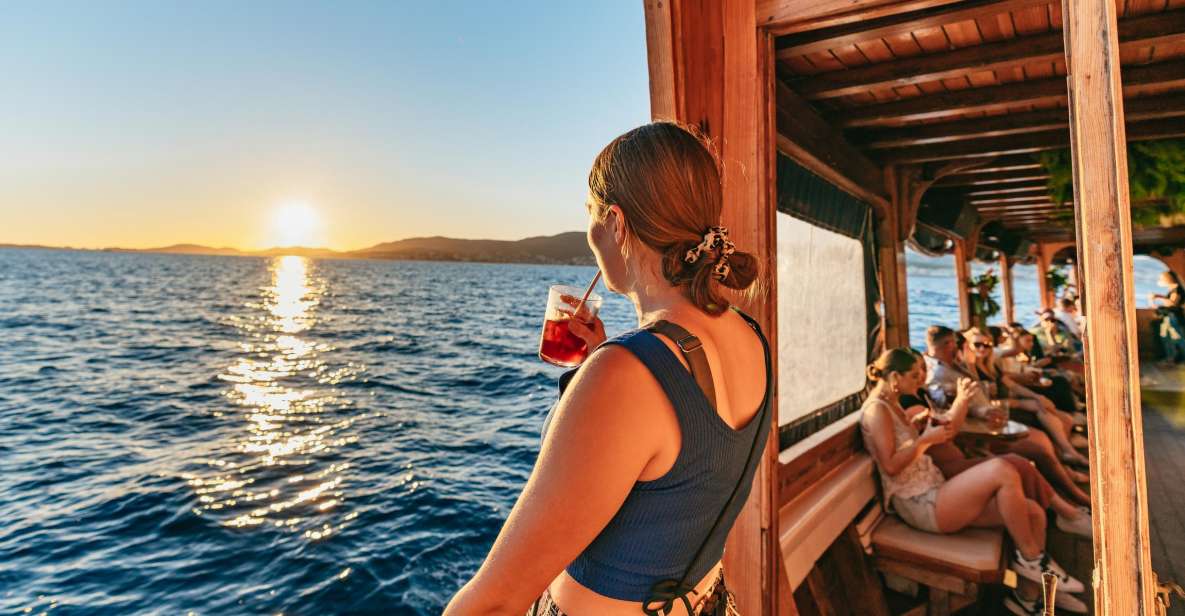 Palma de Mallorca: Sunset Boat Tour - Where you start in Palma: promenade views, then onto the water