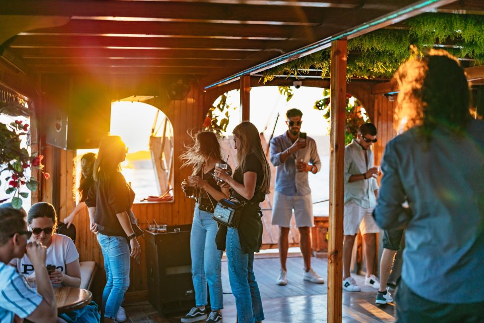 Palma de Mallorca: Sunset Boat Tour - What you’ll see during the cruise: Palma Bay with Tramuntana framing