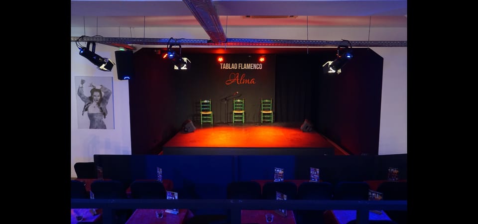 Palma: Flamenco Show at Tablao Flamenco Alma with Drink - Drinks and snacks: simple pairing, no fuss