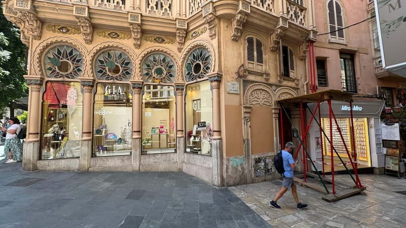 Palma in person and away from the crowds - La Seu Cathedral: How to Read It Without Getting Lost