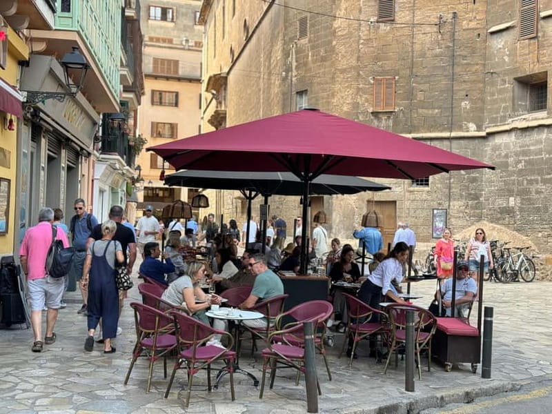 Palma in person and away from the crowds - The Guide Factor: When Storytelling Turns Streets Into Memory