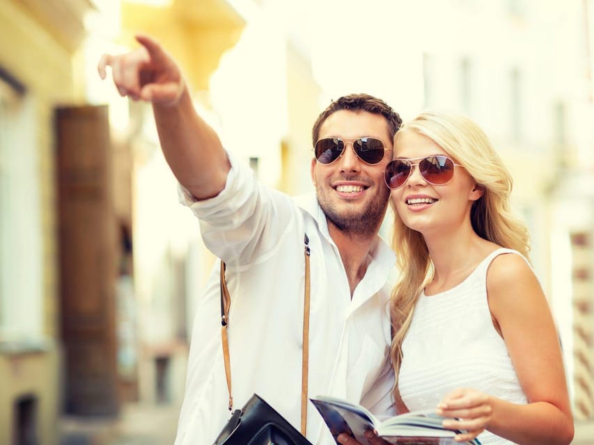 Santa Ponca: CoupleWalk, fun game and city walk for couples - Relationship questions and puzzles: the heart of the CoupleWalk