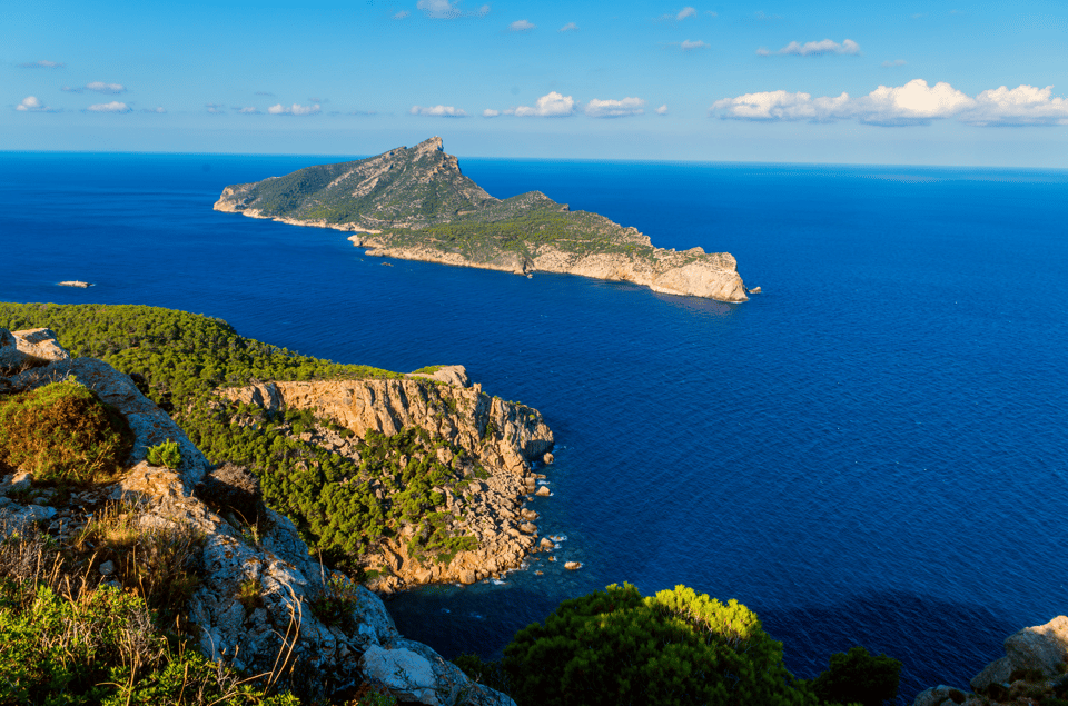 Santa Ponta/Peguera: Dragonera Island Cruise with Swim Stop - Dragonera Island in 60 minutes: caves, lizards, and pirate legend