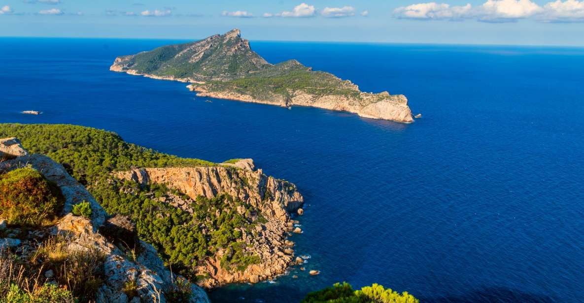 Santa Ponta/Peguera: Dragonera Island Cruise with Swim Stop - How the island visit works: caves and museum, without the stress