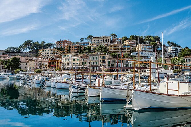 Scenic tour by Train, Tram and Boat through the lakes - El Tren de Sóller: A Vintage Ride That Still Feels Fun