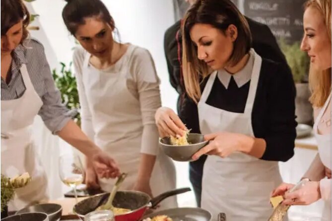 Spanish Cooking Class Palma meals+drinks 7 dishes Full meals - The menu: 7 dishes, plus wine, in a classic Palma rhythm